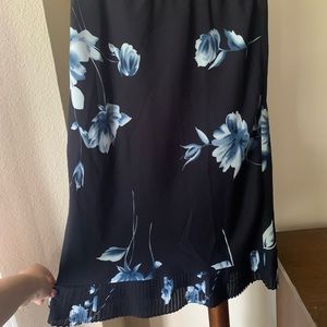Knee Length Skirt Size 4